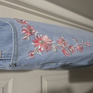 Belle By Kim Gravel Floral Embroidered Women's Jeans